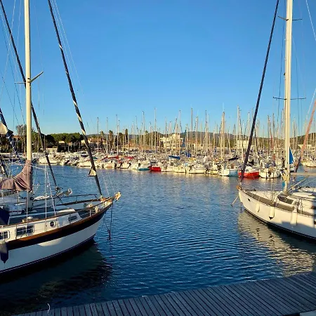아파트 Les Locations Cinaureva « la Baie Des Iles » 라론드레모레