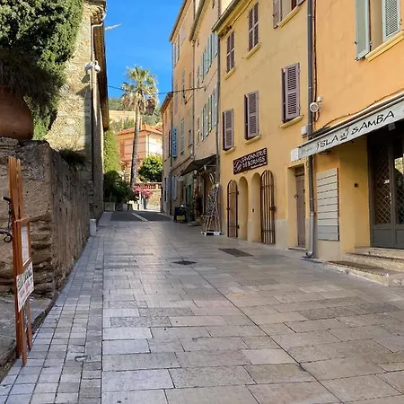 Les Locations Cinaureva « la Baie Des Iles » アパート