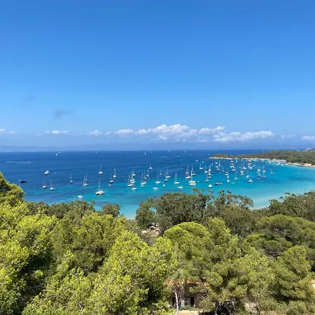 Les Locations Cinaureva « la Baie Des Iles » アパート *